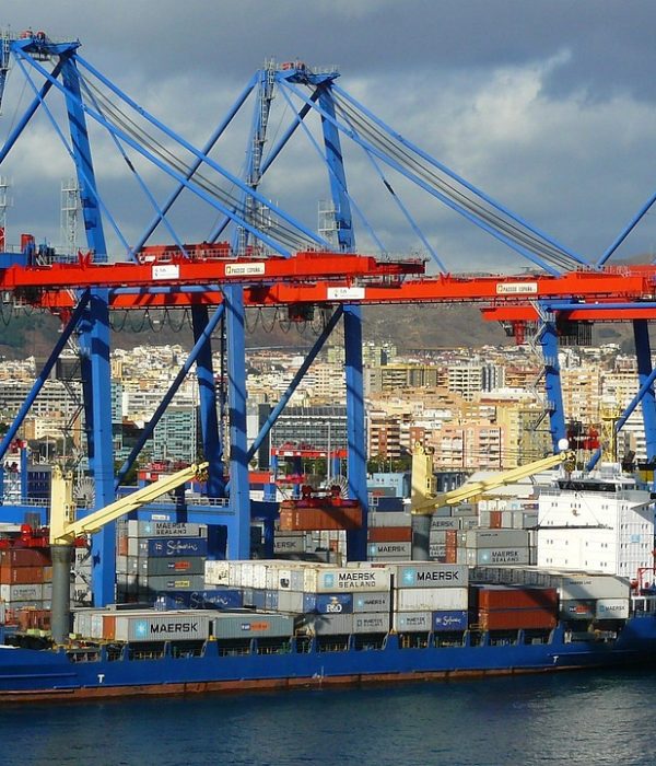 container-port-284429_1280